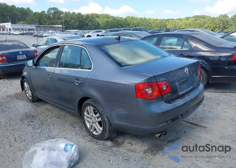 2007 Volkswagen Jetta 2.5 z USA, uszkodzony, nr VIN 3VWDF71K37M093321